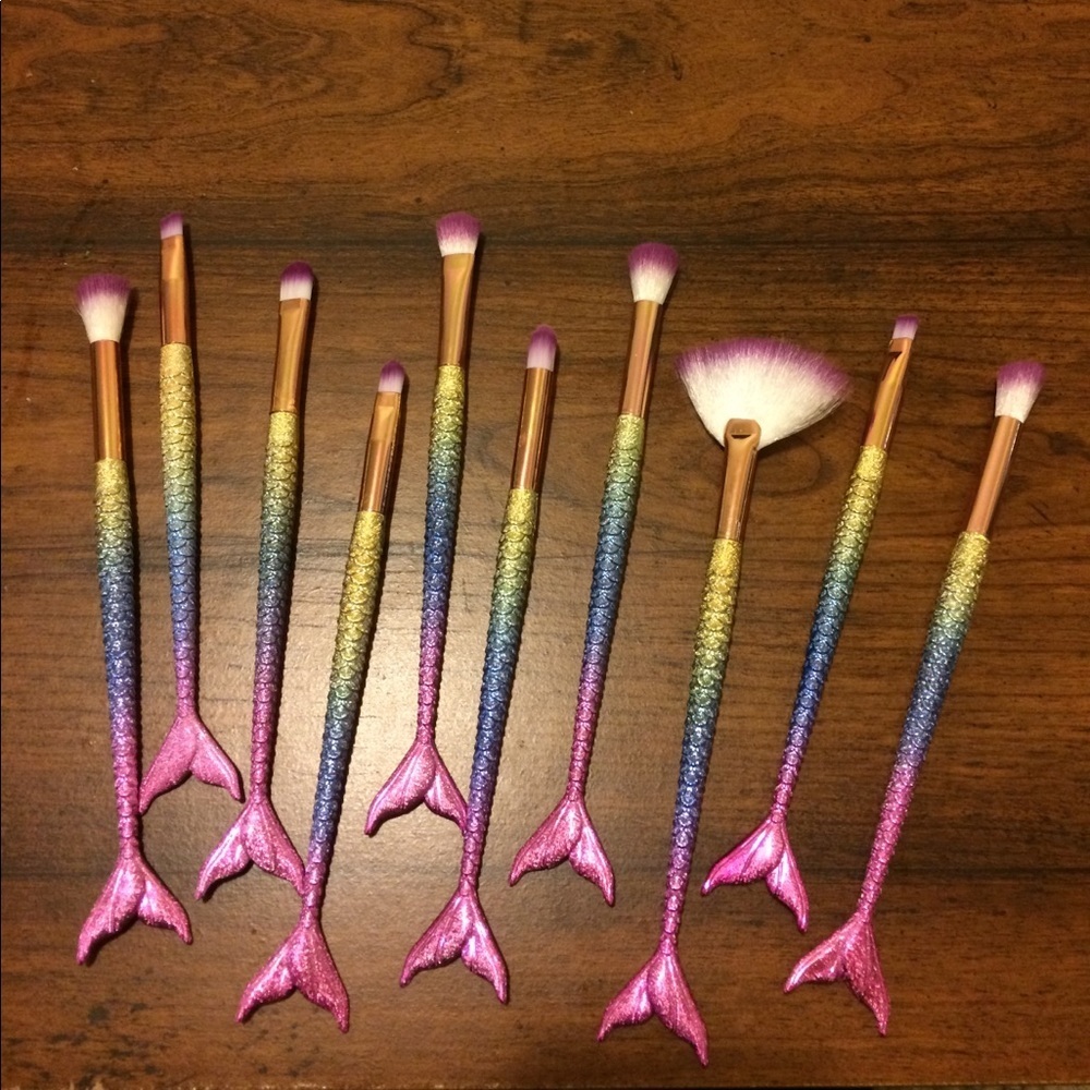 🦄 Glamorous 10 piece Mermaid makeup brushes